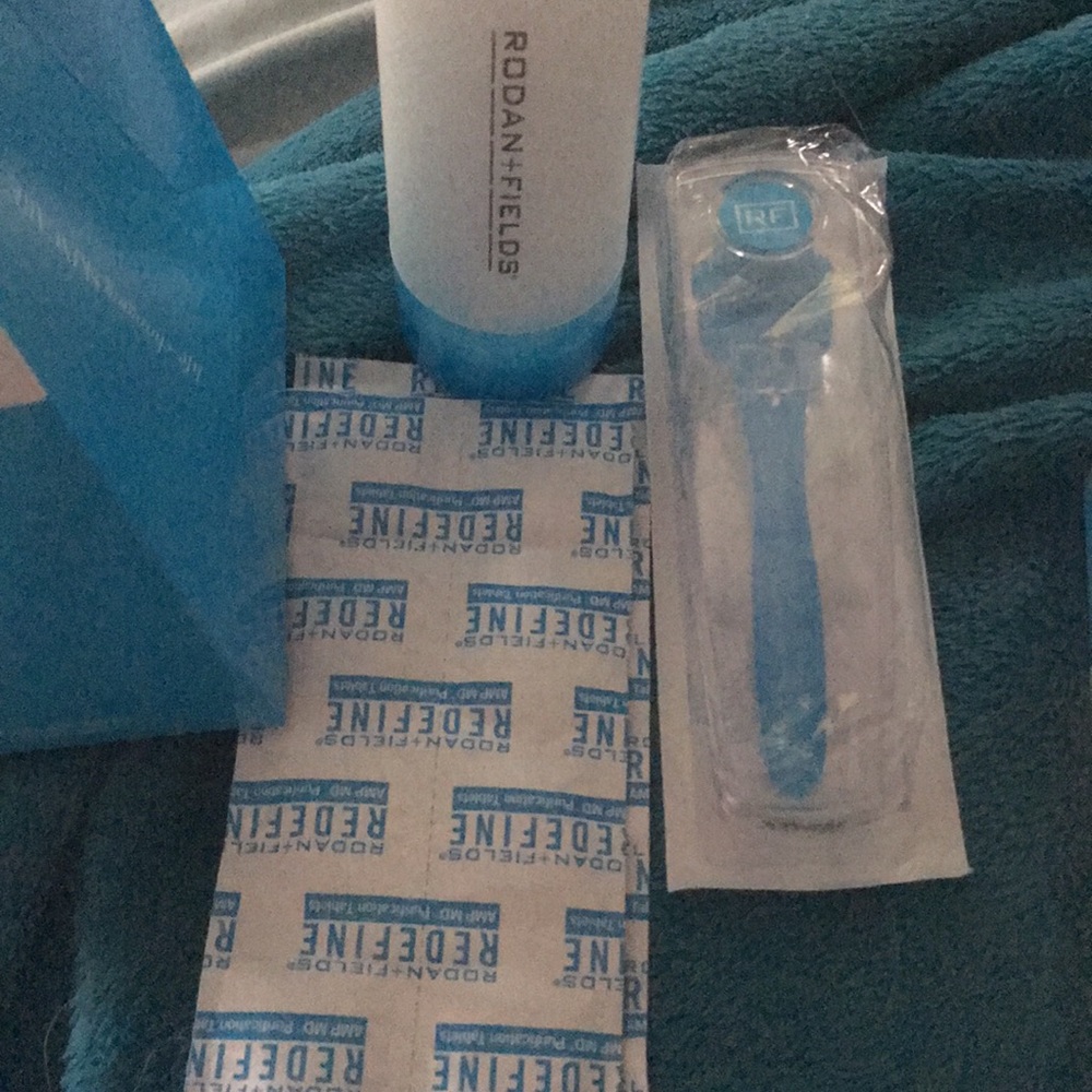 Rodan + Fields - Picture 2 of 2
